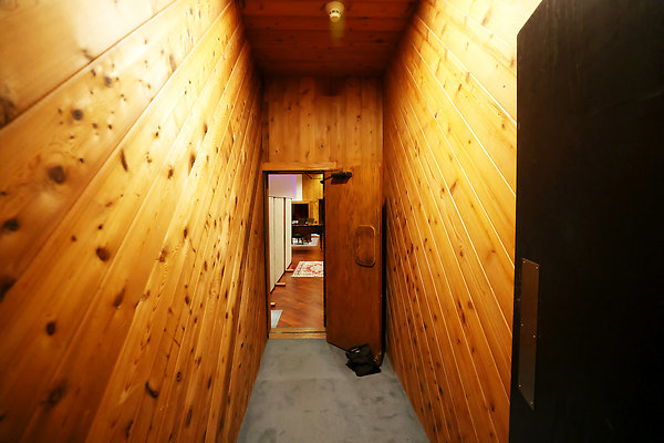 027B Studio A Live Hallway 0098