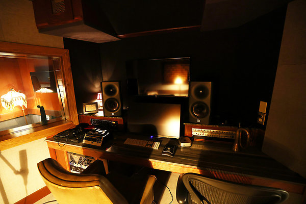 027B Studio D Control Room 0023