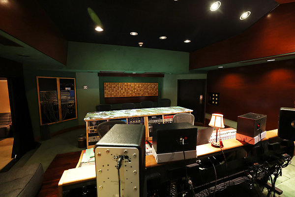 027B Studio A Control Room 0089