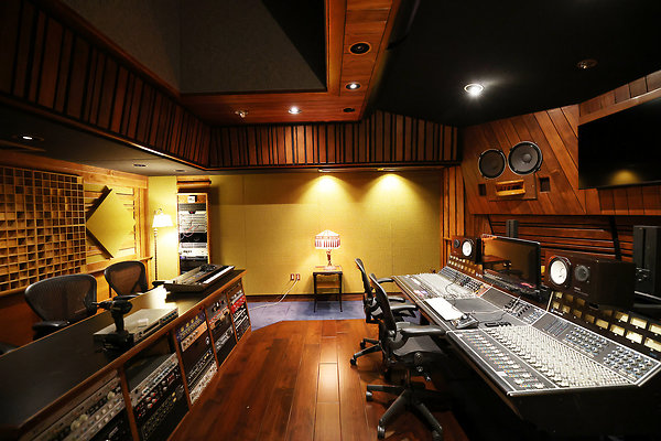 027B Studio B Control Room 0033