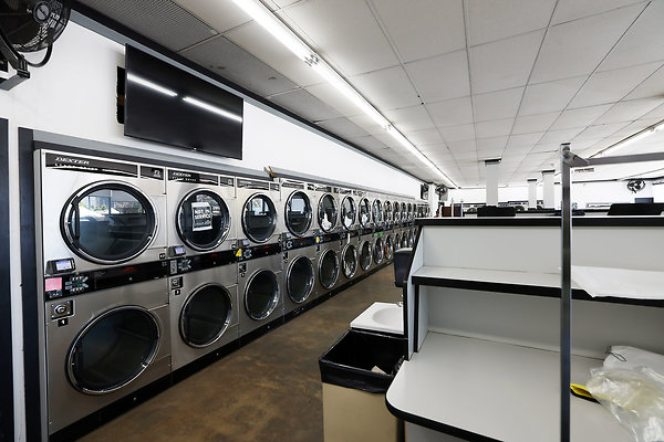 046C Laundromat