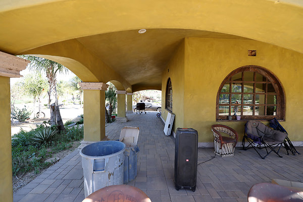 House2 Porch 0436