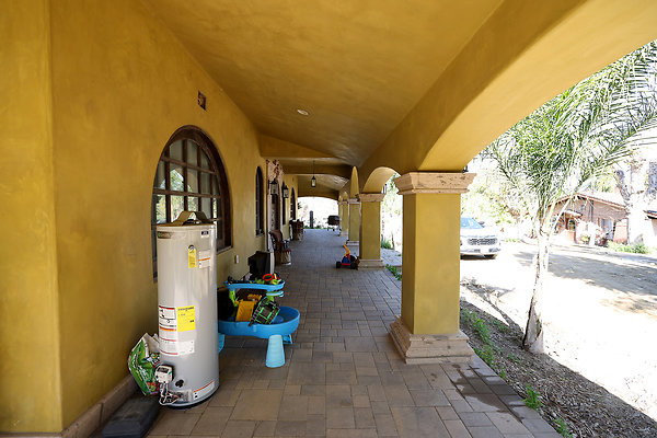 House2 Porch 0431