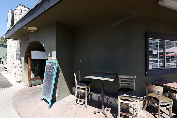 039B Sidewalk Seating 0057 039B Sidewalk Seating 0057