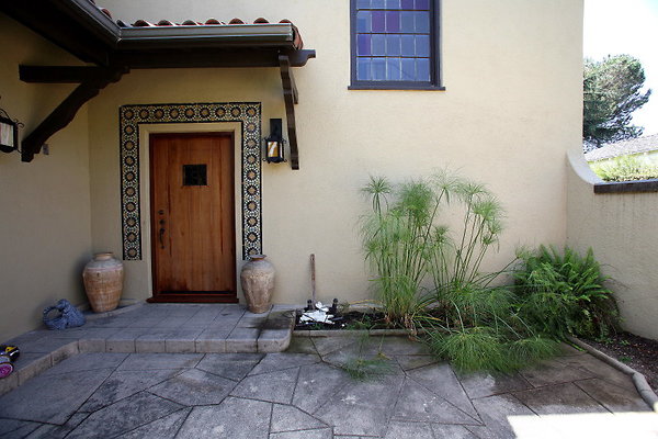 Front Courtyard1 5 1