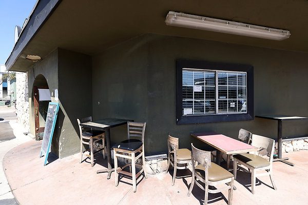039B Sidewalk Seating 0054 039B Sidewalk Seating 0054