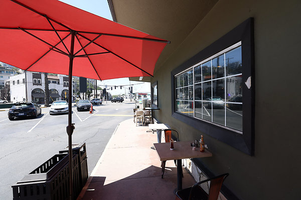 039B Sidewalk Seating 0055 039B Sidewalk Seating 0055