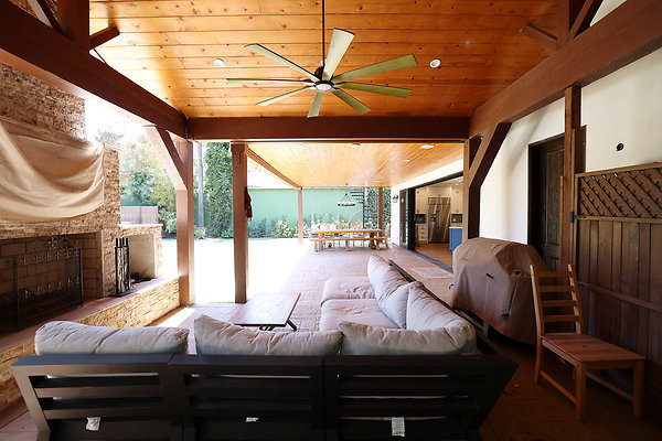 571B Patio 0083