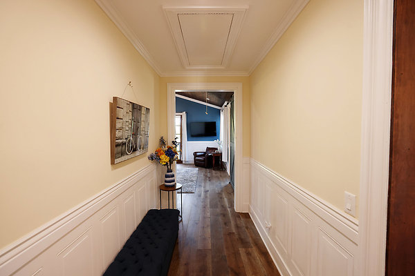 571B Master Hallway 0192