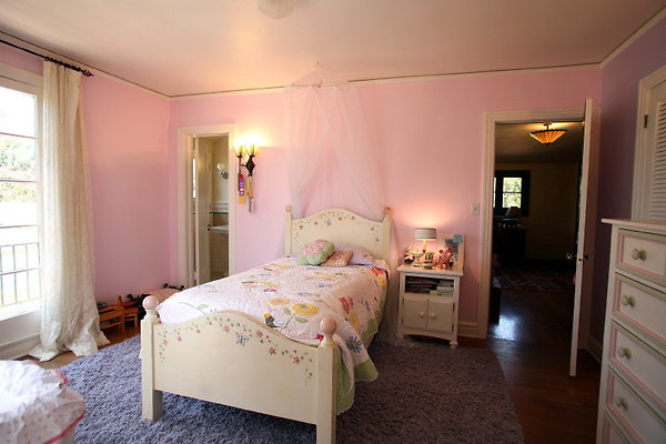 Girls Bedroom 0126 8 1