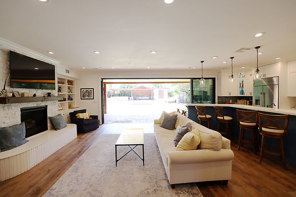 571B Family Room &amp; Kitchen 0047
