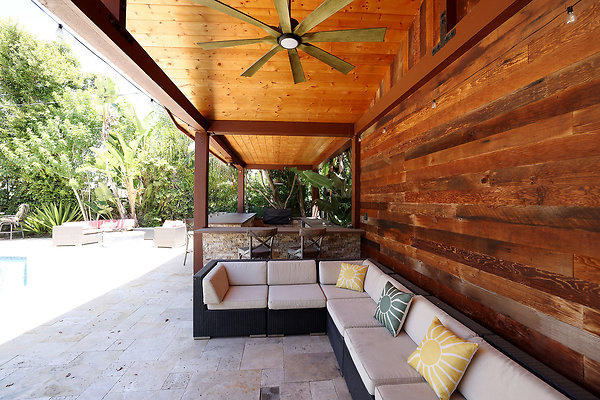 571B Pool Bar Seating 0123
