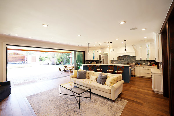 571B Family Room &amp; Kitchen 0056