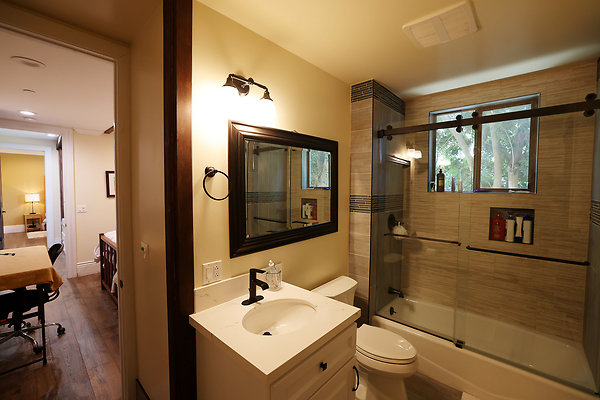 571B Bedroom2 Bathroom 0045 571B Bedroom2 Bathroom 0045