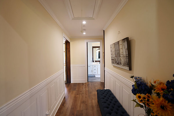 571B Master Hallway 0193