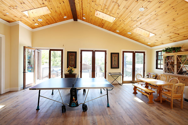 571B Game Room 0132