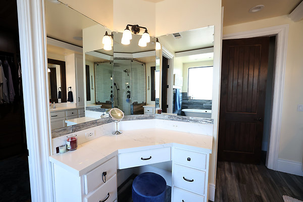 571B Master Bathroom 0186