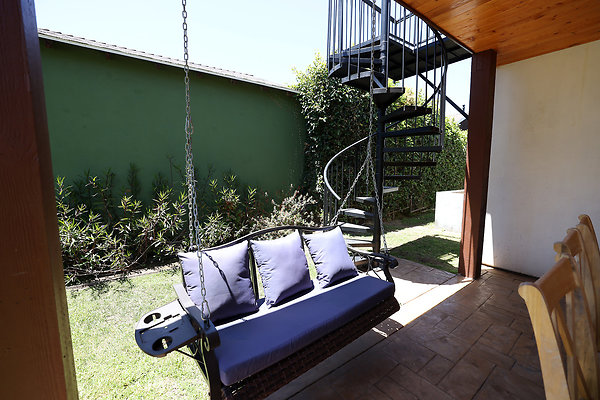571B Patio 0093