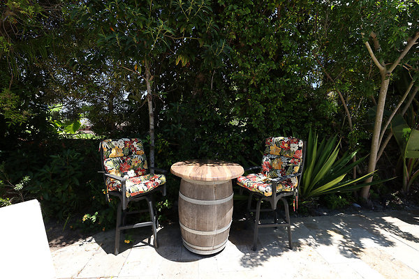 571B Pool Deck 0111