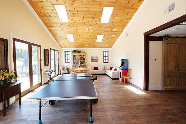 571B Game Room 0139