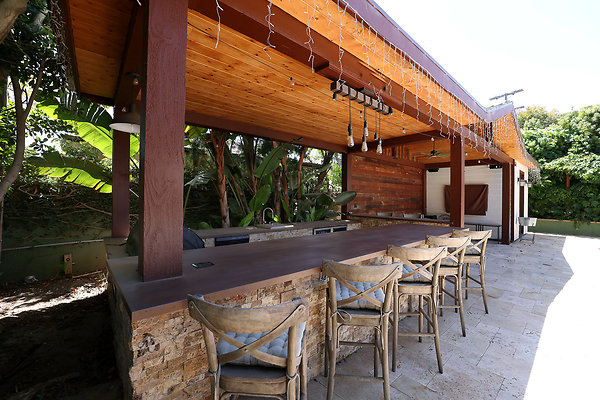 571B Pool Bar 0114