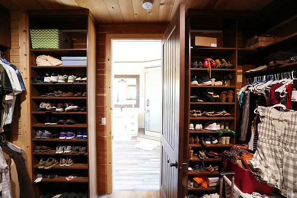 571B Master Closet 0190