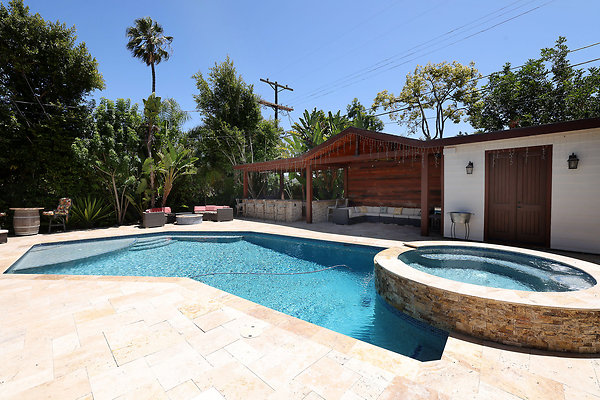 571B Pool 0104
