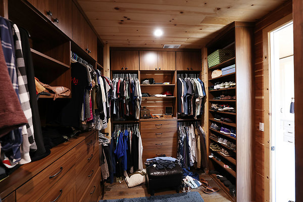 571B Master Closet 0189