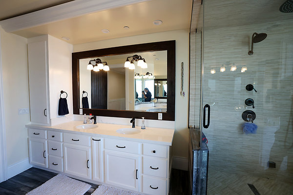 571B Master Bathroom 0191