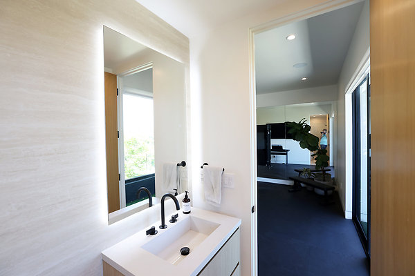139A Gym Bathroom 0120