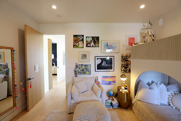 139A Girls Bedroom 0124