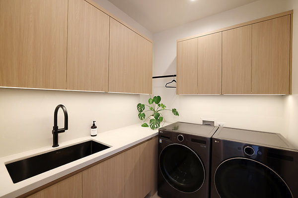 139A Laundry Room 0098