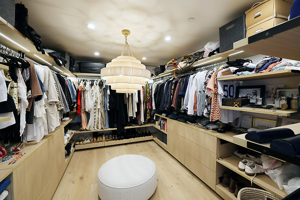 139A Master Bedroom Closet 0147