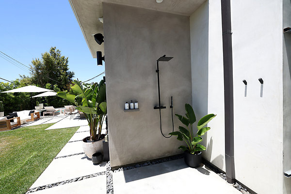 139A Pool Shower 0074