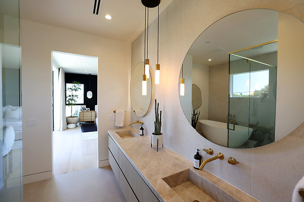 139A Master Bedroom Bathroom 0145