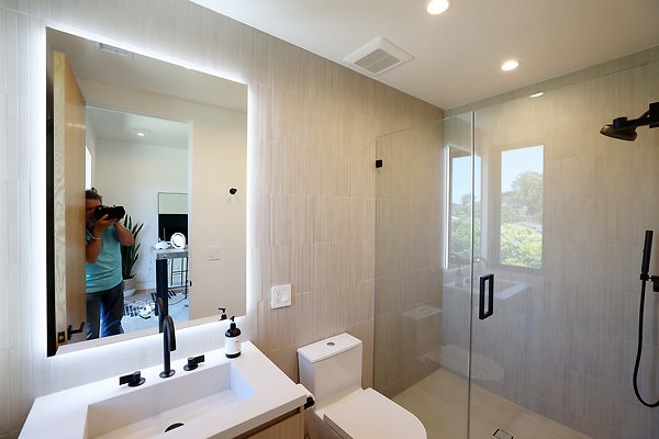139A Office Bathroom 0106