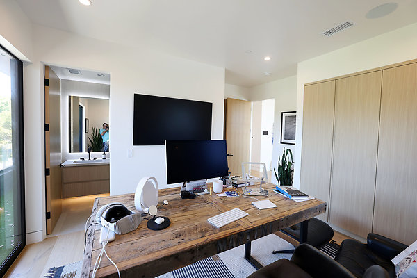 139A Office 0104