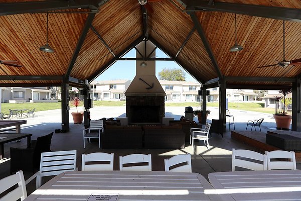725A Pavillion 0073 725A Pavillion 0073
