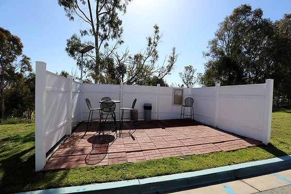 725A Street Patio 0112 725A Street Patio 0112