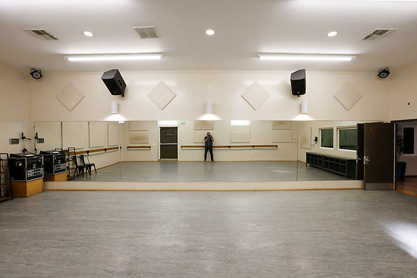 572A B1 Studio 0055