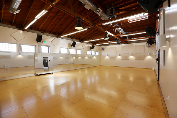 572A A Studio 0077