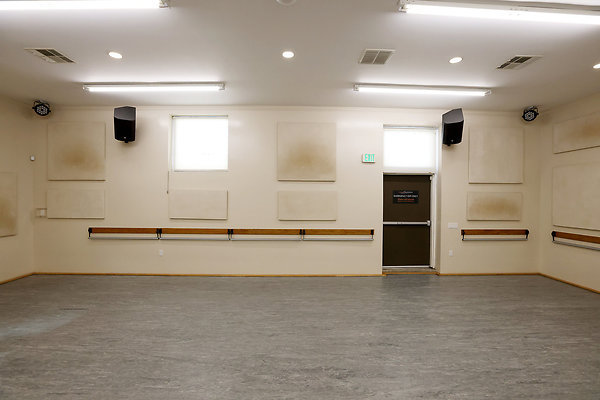 572A B1 Studio 0051