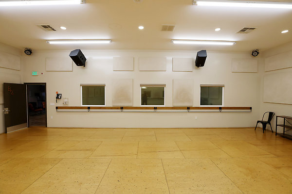 572A B2 Studio 0062