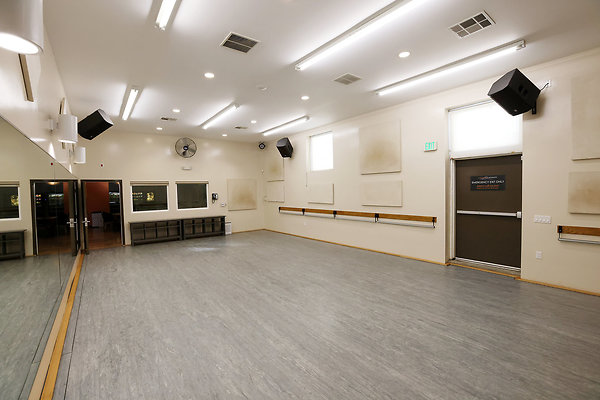 572A B1 Studio 0052