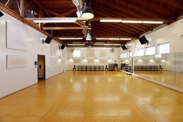 572A A Studio 0072
