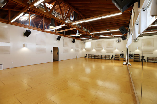 572A A Studio 0073