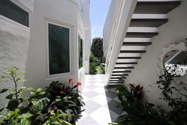788A Front Patio 0909