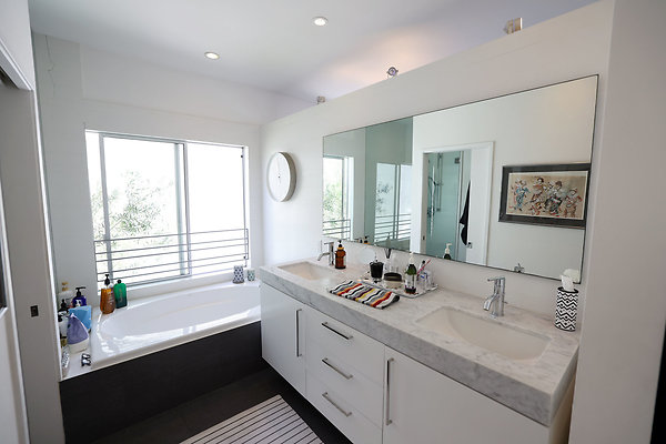 504A Guest Bathroom 0710