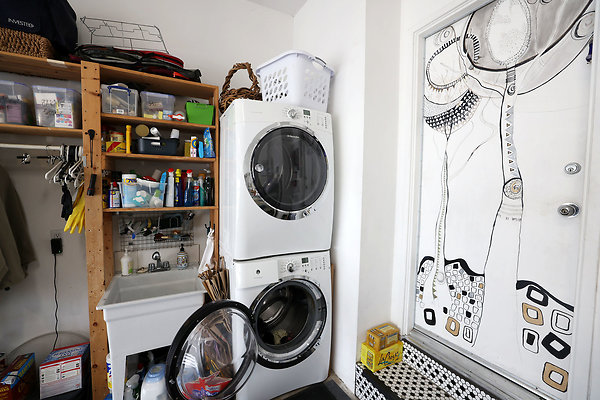 504A Garage Laundry Area 0687
