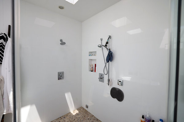 504A Master Bathroom 0700